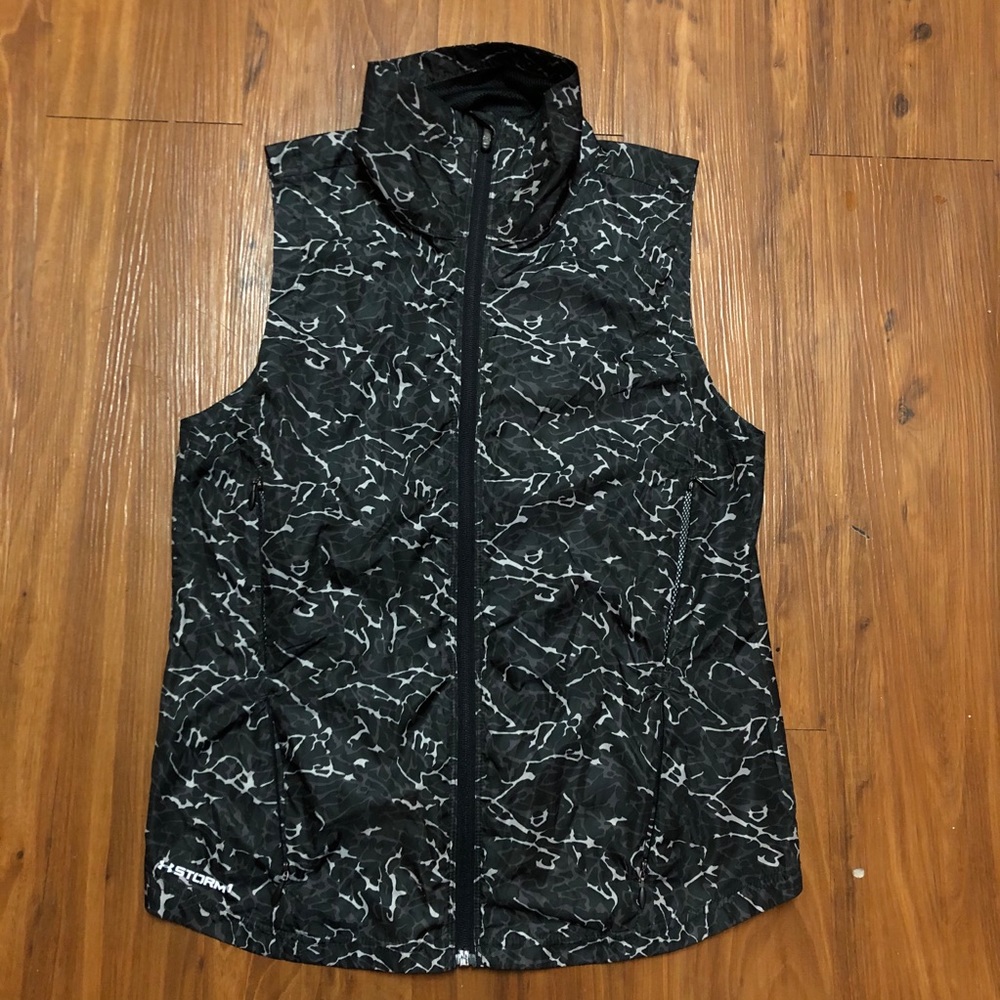 Under Armour STORM Waterproof Athletic Vest - Picture 2 of 6